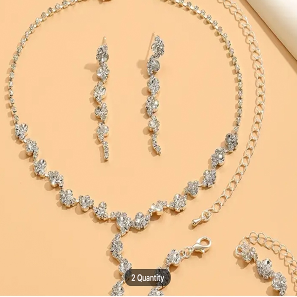 This set includes a necklace, earrings, and bracelet - Silver Plating & Zircons - Picture 5 of 8